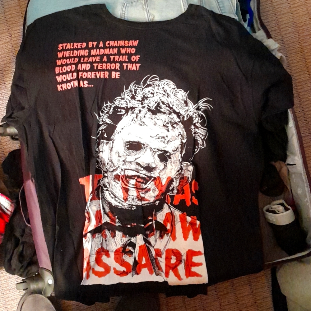 2XL Texas Chainsaw Massacre tee shirt
